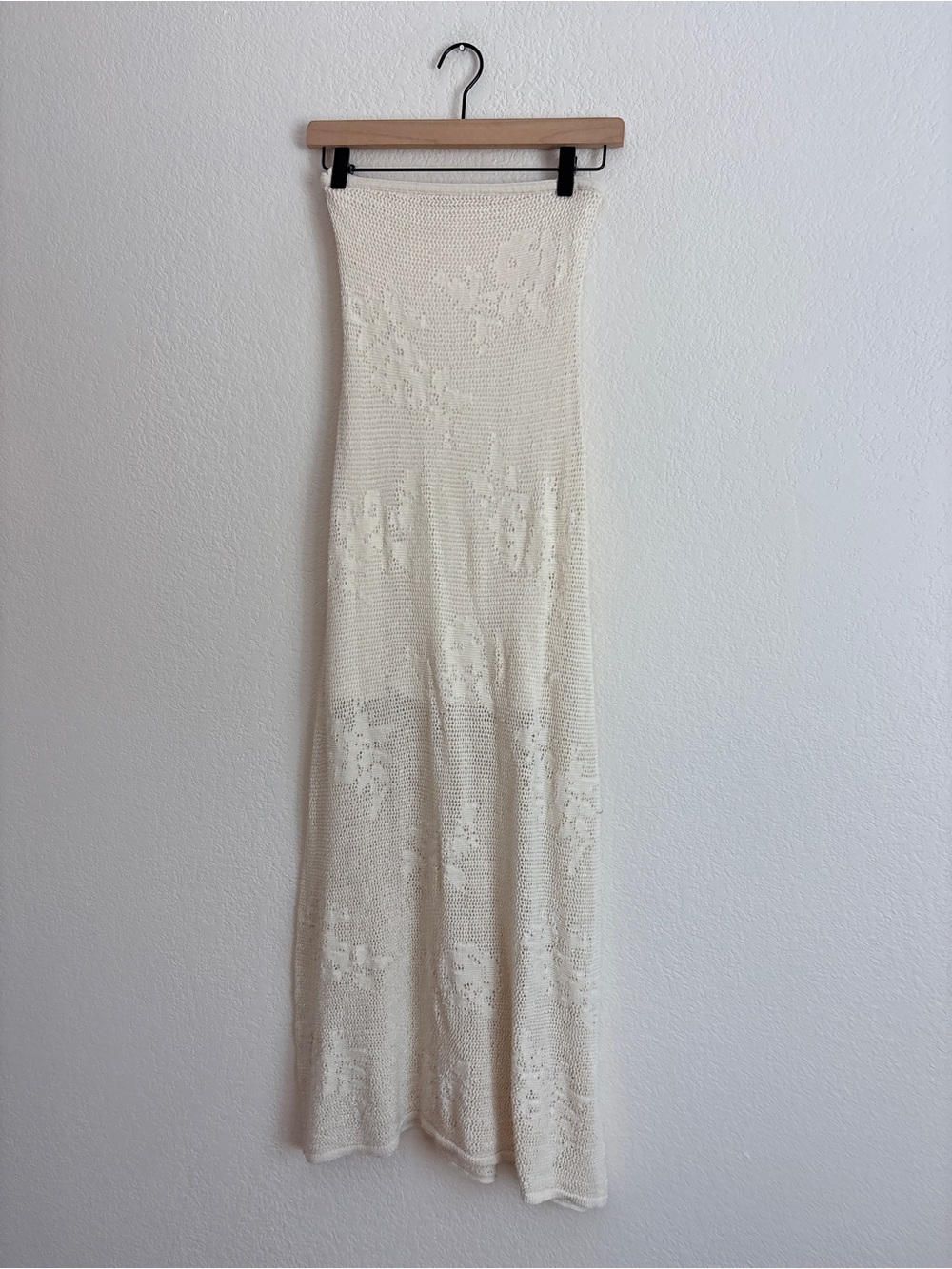 Abercrombie + Fitch Crochet Strapless Cream Lace Midi Dress - Picture 3 of 11